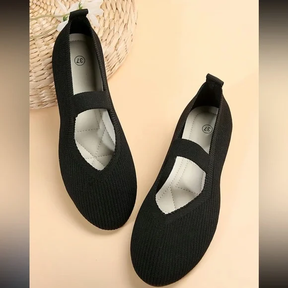NWT Women’s Comfy Black Ballet Flats! - Picture 3 of 12